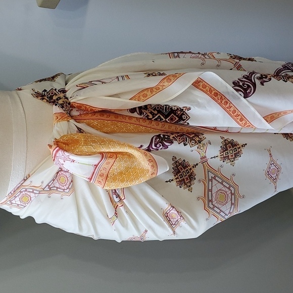 Lovely scarf by Fraas. Beautiful shade of orange and red, purple. Excell… - Picture 2 of 8